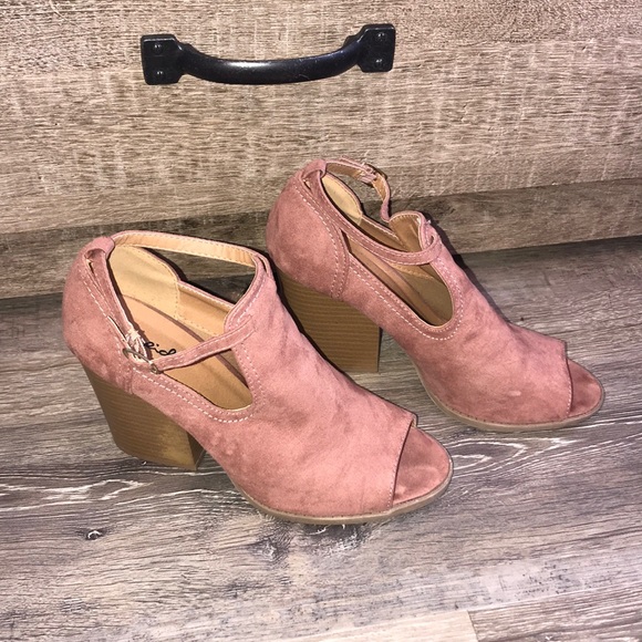 Qupid Shoes - Chunky Heel Sandals